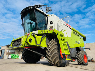 ماكينة حصادة دراسة Claas LEXION 670