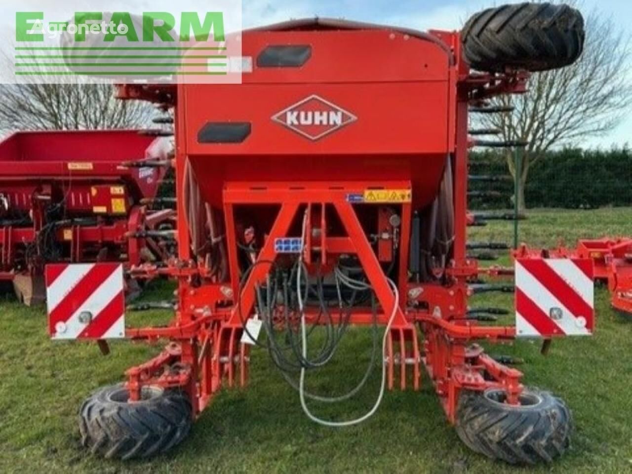 ماكينة بذر البذور اليدوية Kuhn megant480-36