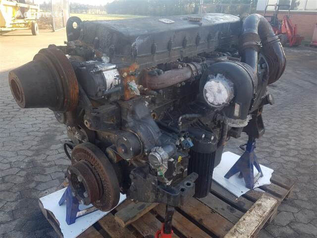 المحرك IVECO F3CE0684E لـ ماكينة حصادة دراسة New Holland New Holland CR9090 sælges