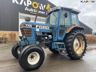 جرار بعجلات Ford 7710